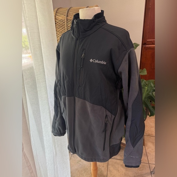 Columbia Black and Gray Jacket - Picture 1 of 6